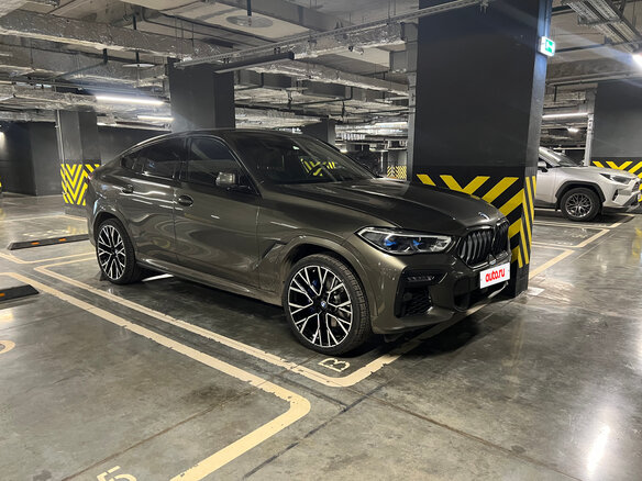 2020 BMW X6 30d III (G06), зелёный, 7800000 рублей - вид 1