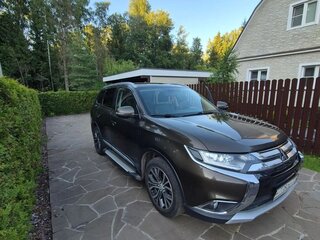 2015 Mitsubishi Outlander III Рестайлинг 2, коричневый, 1450000 рублей, вид 3