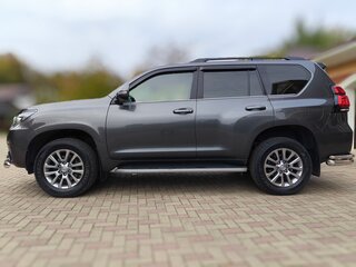 2018 Toyota Land Cruiser Prado 150 Series Рестайлинг 2, серый, 4499000 рублей, вид 3