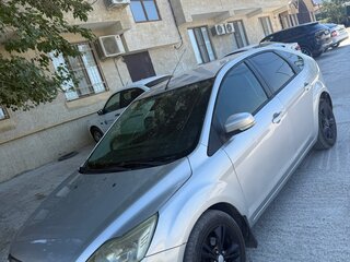 2010 Ford Focus II Рестайлинг, серебристый, 430000 рублей, вид 1