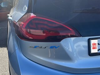 2017 Chevrolet Bolt I, голубой, 2100000 рублей, вид 5