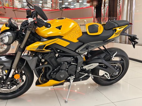 2025 Triumph Street Triple, жёлтый, 1550000 рублей, вид 1