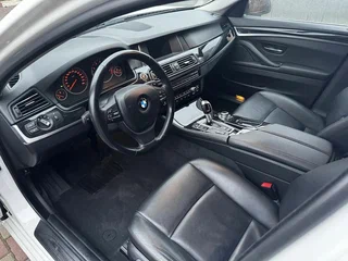 2016 BMW 5 серии 528i xDrive VI (F10/F11/F07) Рестайлинг, белый, 2550000 рублей, вид 5