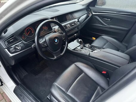 2016 BMW 5 серии 528i xDrive VI (F10/F11/F07) Рестайлинг, белый, 2550000 рублей, вид 5