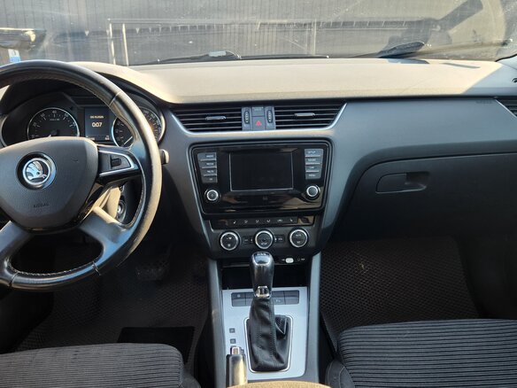 2014 Skoda Octavia III (A7), белый, 1130000 рублей - вид 28