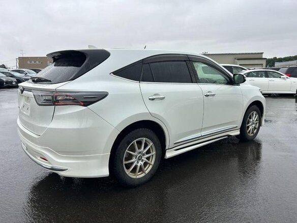 2015 Toyota Harrier III (XU60), белый, 1950055 рублей - вид 3