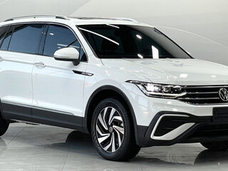 2023 Volkswagen Tiguan II Рестайлинг, белый, 2500000 рублей, вид 2