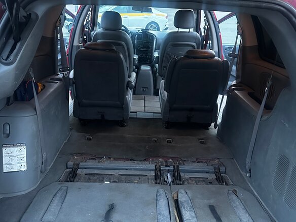 2005 Dodge Caravan Grand IV, красный, 580000 рублей - вид 7