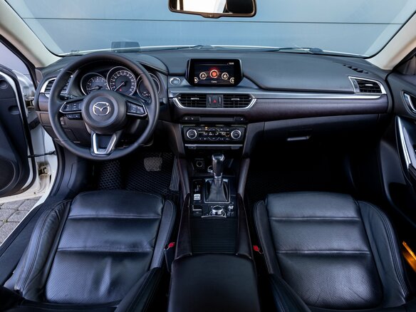 2017 Mazda 6 III (GJ) Рестайлинг, белый, 1545000 рублей - вид 18