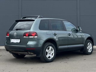 2008 Volkswagen Touareg I Рестайлинг, зелёный, 925000 рублей, вид 5
