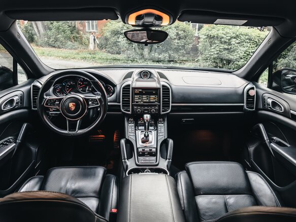 2015 Porsche Cayenne II Рестайлинг (958), чёрный, 3600000 рублей - вид 5