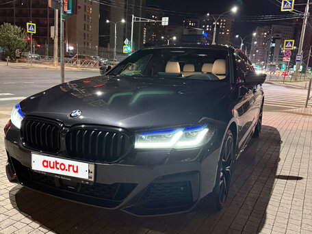 2021 BMW 5 серии 530d xDrive VII (G30/G31/G38) Рестайлинг, серый, 7150000 рублей, вид 2