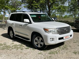 2012 Toyota Land Cruiser 200 Series Рестайлинг 1, белый, 4600000 рублей, вид 3