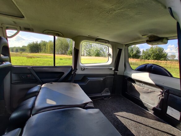 2001 Mitsubishi Montero III, серый, 680000 рублей - вид 16