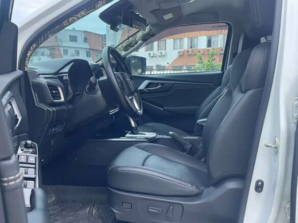 2023 Isuzu D-Max III, белый - вид 7