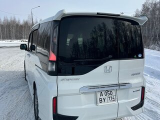 2019 Honda Stepwgn Spada V Рестайлинг, белый, 2350000 рублей, вид 3