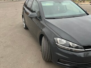 2018 Volkswagen Golf VII Рестайлинг, серый, 1785000 рублей, вид 3