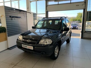 2016 Chevrolet Niva I Рестайлинг, чёрный, 540000 рублей, вид 1