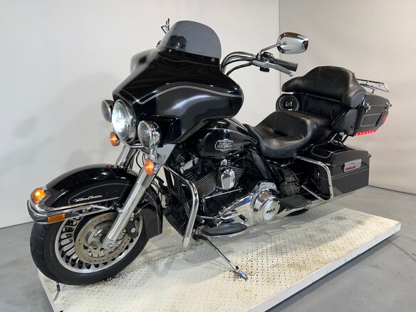 2012 Harley-Davidson Electra Glide, чёрный, 730000 рублей - вид 6