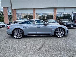 2024 Audi e-tron GT I, серебристый, 13369408 рублей, вид 4