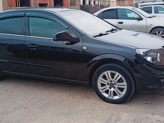 2012 Opel Astra H Рестайлинг, чёрный, 720000 рублей, вид 2