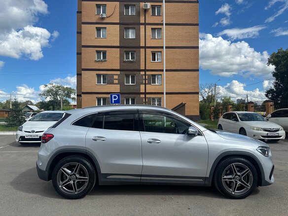 2021 Mercedes-Benz GLA 180 II (H247), серебристый, 3300000 рублей - вид 4