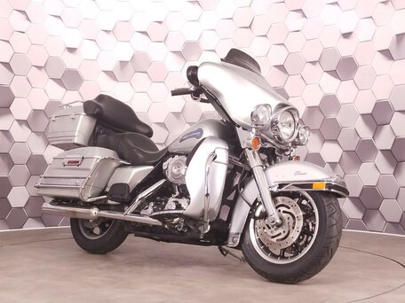 2006 Harley-Davidson Electra Glide, серебристый, 699000 рублей, вид 1