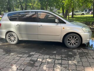 2001 Toyota Ipsum II (M20), серебристый, 840000 рублей, вид 2