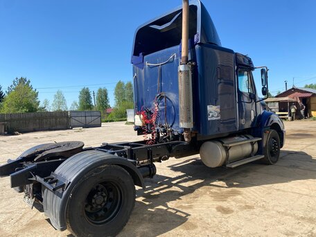 2005 Freightliner Columbia, синий, 990000 рублей, вид 5