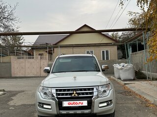 2021 Mitsubishi Pajero IV Рестайлинг 2, белый, 4000000 рублей, вид 2