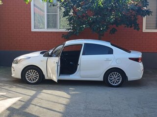 2018 Kia Rio IV, белый, 1170000 рублей, вид 2