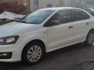 2018 Volkswagen Polo V Рестайлинг, белый, 770000 рублей, вид 1