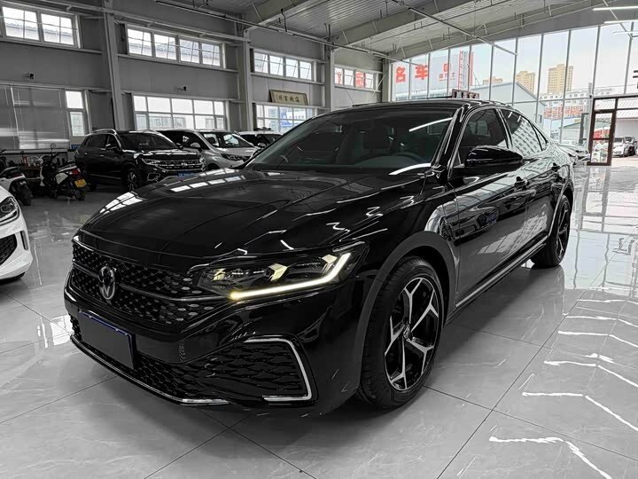 Открыть фотографии: Volkswagen Passat B8 Рестайлинг