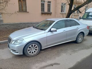 2011 Mercedes-Benz E-Класс 300 IV (W212, S212, C207), серебристый, 1525000 рублей, вид 1
