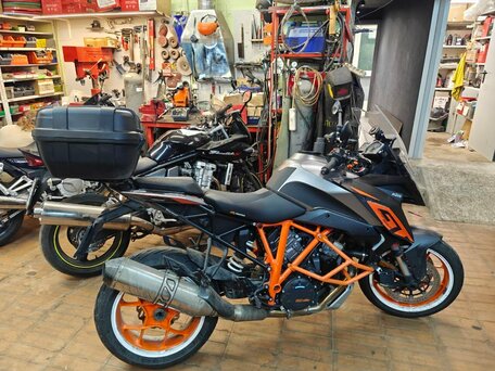 2017 KTM 1290 Super Duke GT, серый, 998000 рублей, вид 3