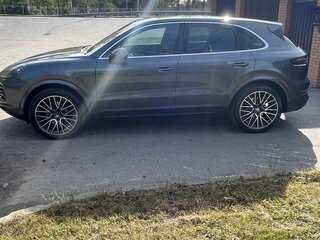 2019 Porsche Cayenne III, серый, 5350000 рублей, вид 5
