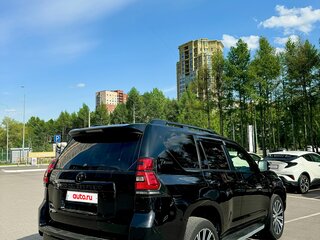 2017 Toyota Land Cruiser Prado 150 Series Рестайлинг 2, чёрный, 4200000 рублей, вид 3