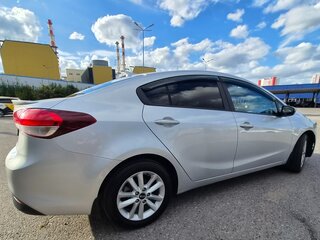 2017 Kia Cerato III Рестайлинг (Classic), серебристый, 1280000 рублей, вид 4