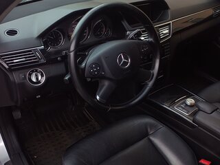 2011 Mercedes-Benz E-Класс 300 IV (W212, S212, C207), серебристый, 1525000 рублей, вид 3