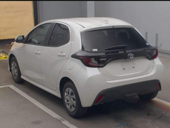 2020 Toyota Yaris IV, белый, 1325000 рублей - вид 33