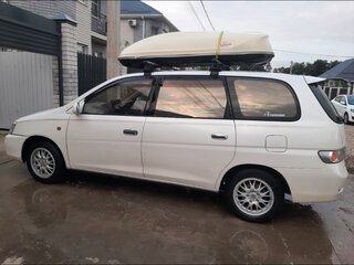1999 Toyota Gaia, бежевый, 695000 рублей, вид 2