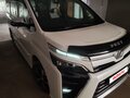 2018 Toyota Voxy III (R80) Рестайлинг, белый, 2555000 рублей - вид 2