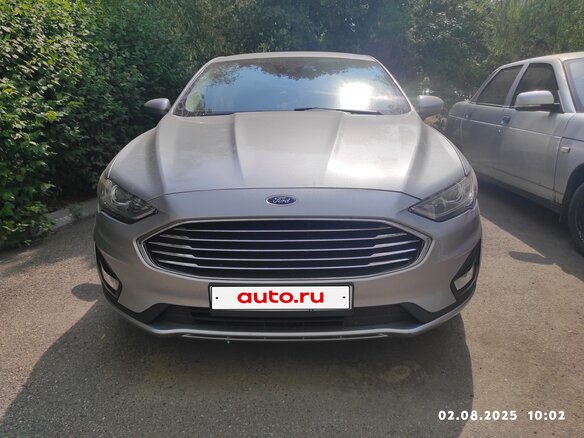 2020 Ford Fusion (North America) II Рестайлинг, серебристый, 1950000 рублей - вид 2