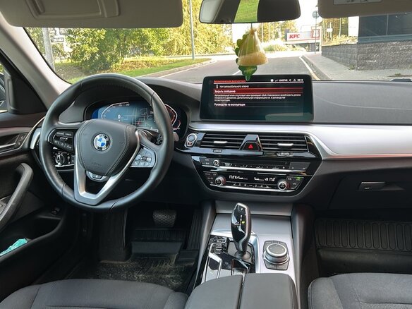 2022 BMW 5 серии 520d VII (G30/G31/G38) Рестайлинг, чёрный, 3800000 рублей - вид 4