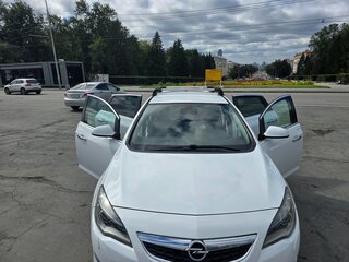 2011 Opel Astra J, белый, 1100000 рублей, вид 2
