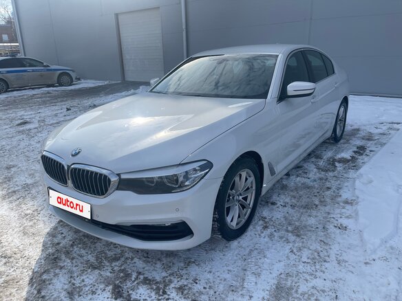 2019 BMW 5 серии 520i VII (G30/G31/G38), белый, 3900000 рублей
