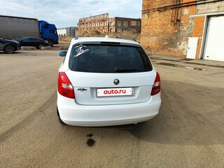 2013 Skoda Fabia II Рестайлинг, белый, 700000 рублей, вид 2