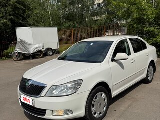 2011 Skoda Octavia DSG7 II (A5) Рестайлинг, белый, 700000 рублей, вид 1