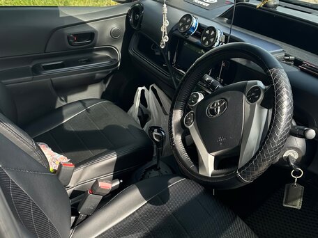 2016 Toyota Aqua I Рестайлинг, серый, 980000 рублей, вид 5