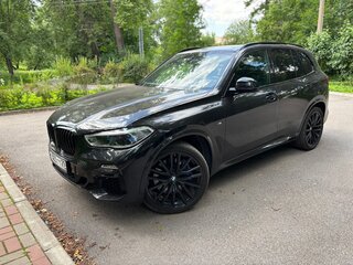 2021 BMW X5 40d IV (G05/G18), чёрный, 7900000 рублей, вид 2